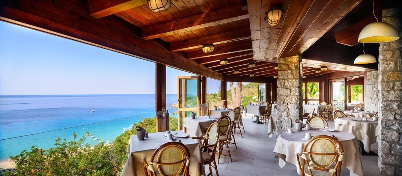 Hotel Baia Imperiale Spiaggia di Cavoli ภายนอก รูปภาพ