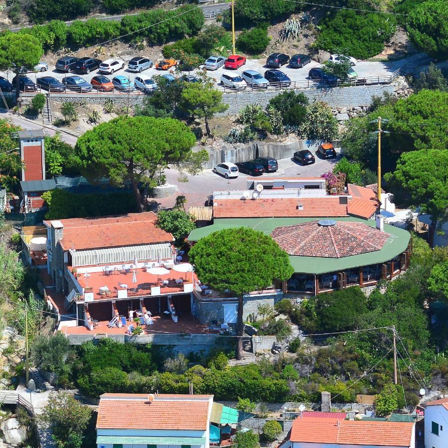 Hotel Baia Imperiale Spiaggia di Cavoli ภายนอก รูปภาพ