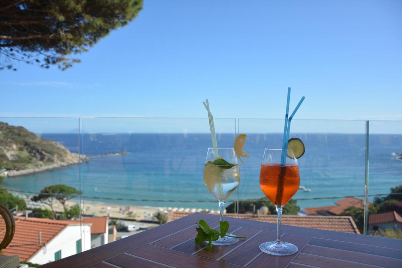 Hotel Baia Imperiale Spiaggia di Cavoli ภายนอก รูปภาพ