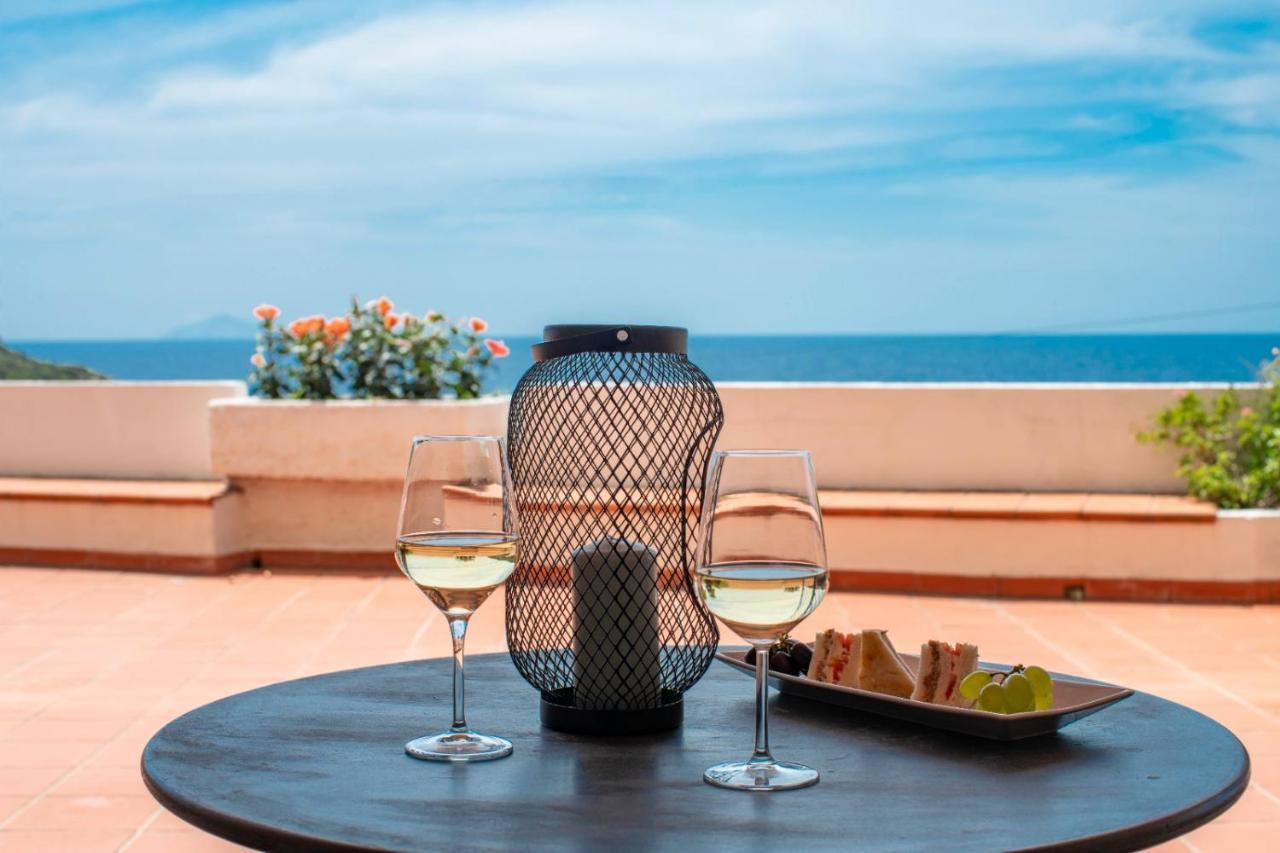 Hotel Baia Imperiale Spiaggia di Cavoli ภายนอก รูปภาพ