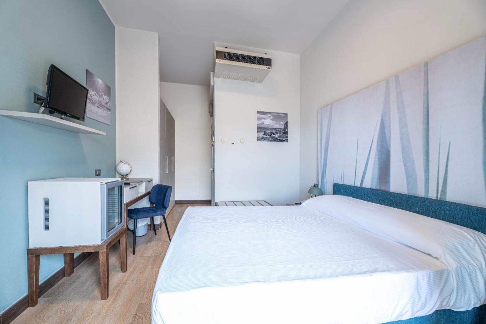 Hotel Baia Imperiale Spiaggia di Cavoli ภายนอก รูปภาพ